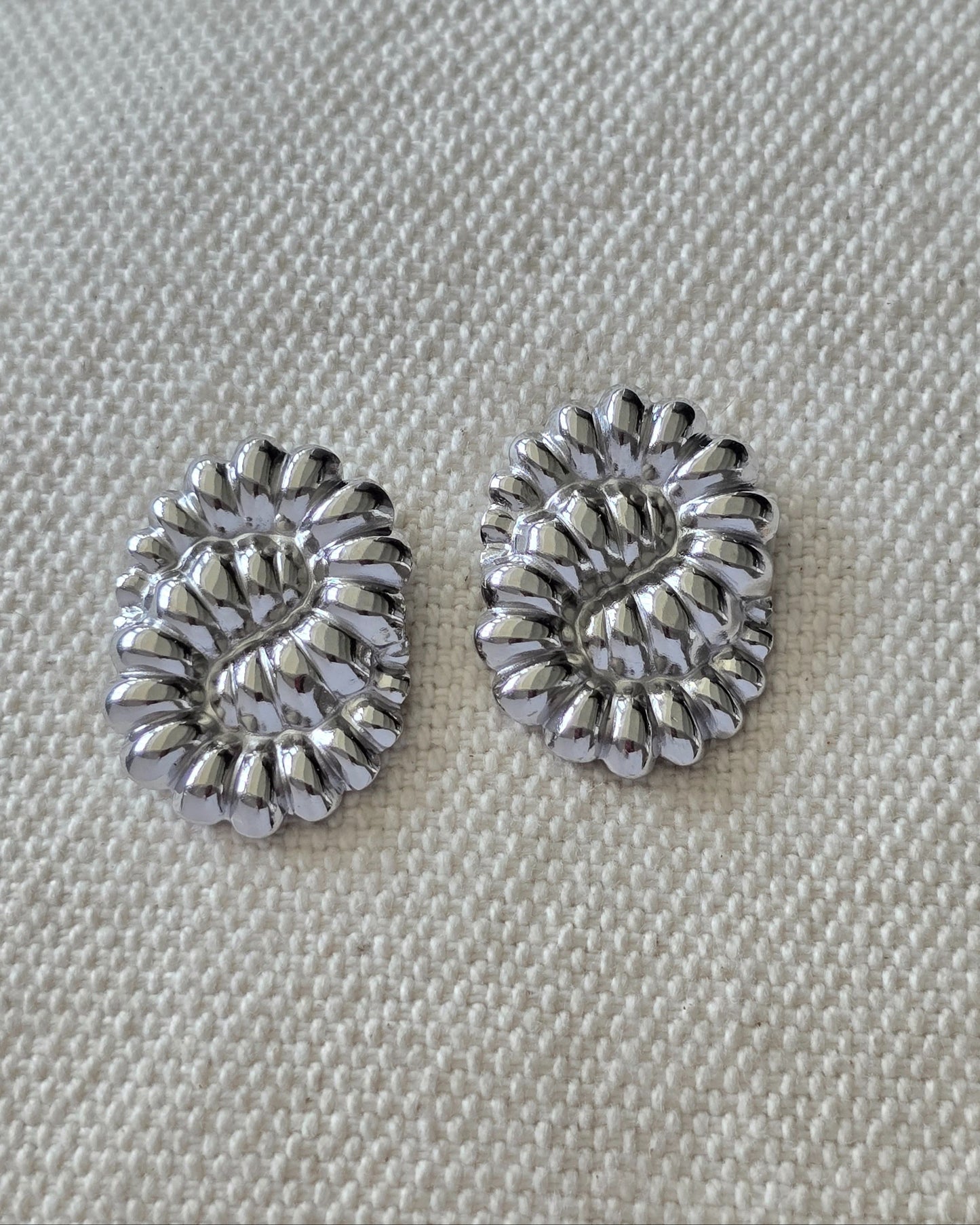 Aretes Dicomo