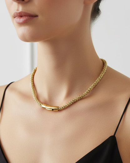 Collar curly