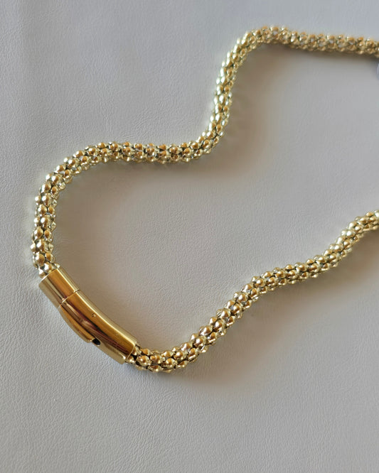 Collar curly