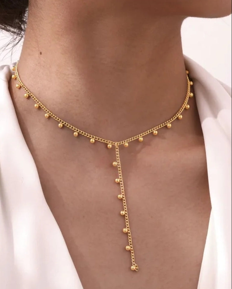 Collar estilo corbatín