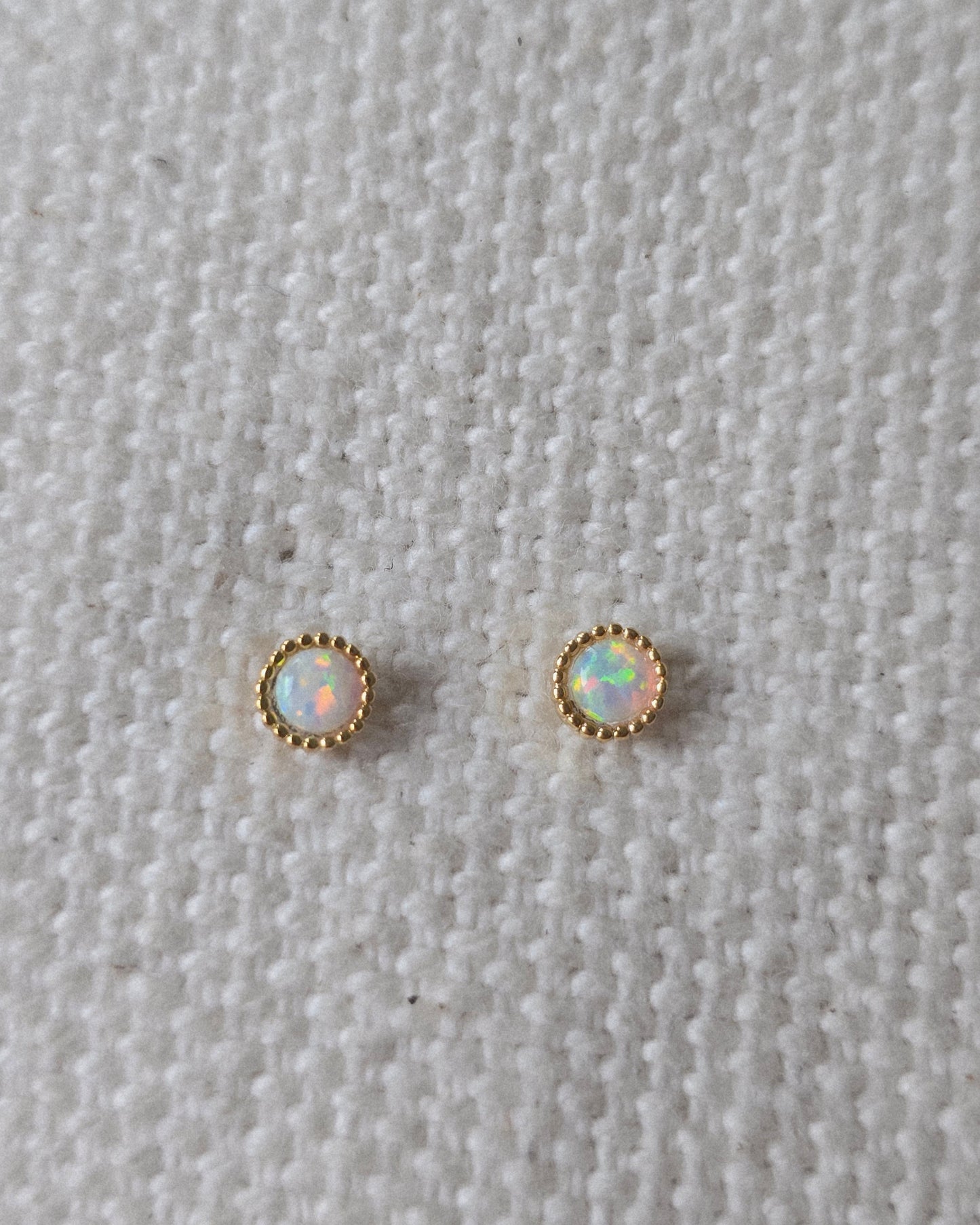 Aretes opalo