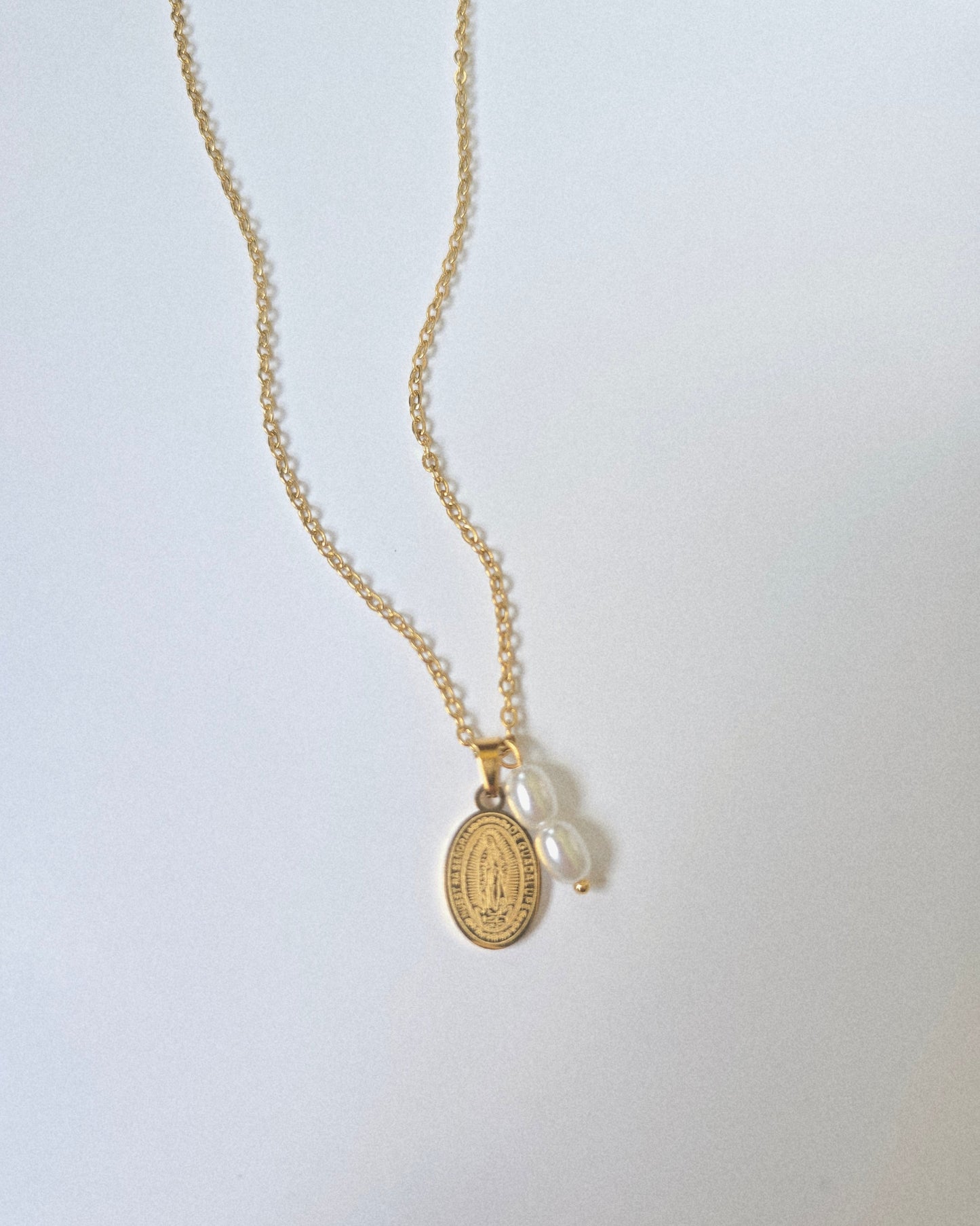 Collar virgen con perla