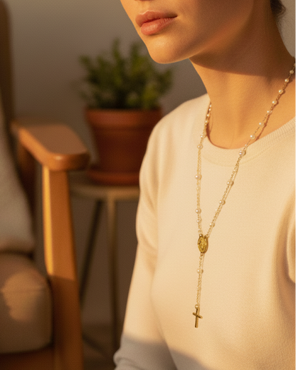 Collar estilo Rosario blanco